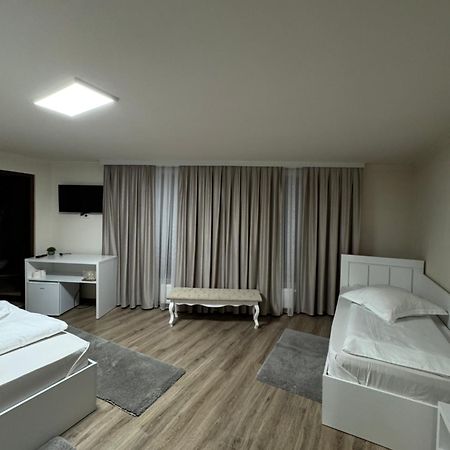 Conacul Pestera Ursilor Chiscau Exteriér fotografie