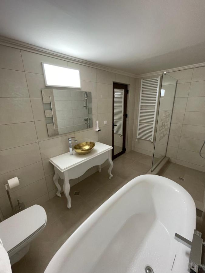 Conacul Pestera Ursilor Chiscau Exteriér fotografie