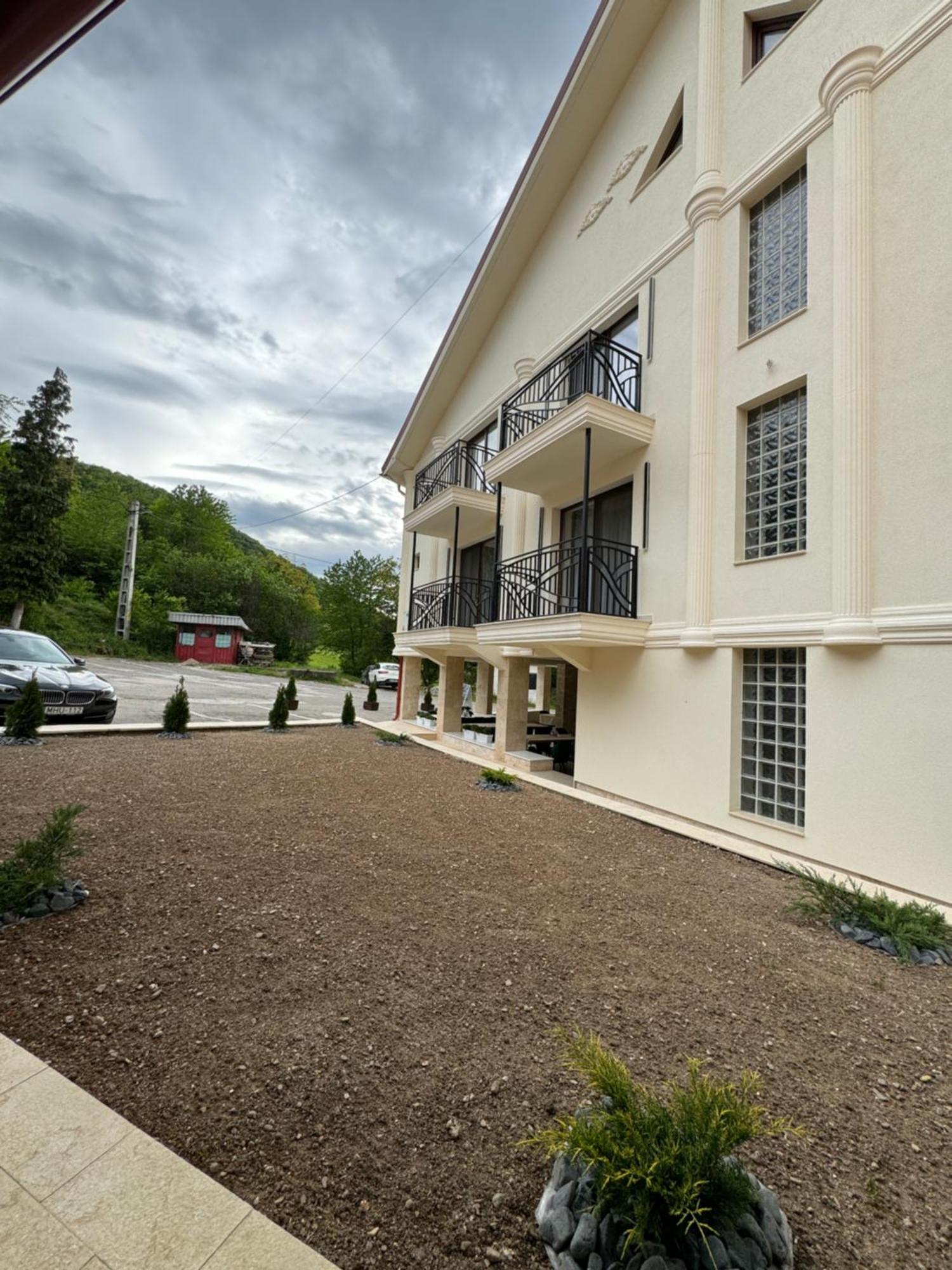 Conacul Pestera Ursilor Chiscau Exteriér fotografie
