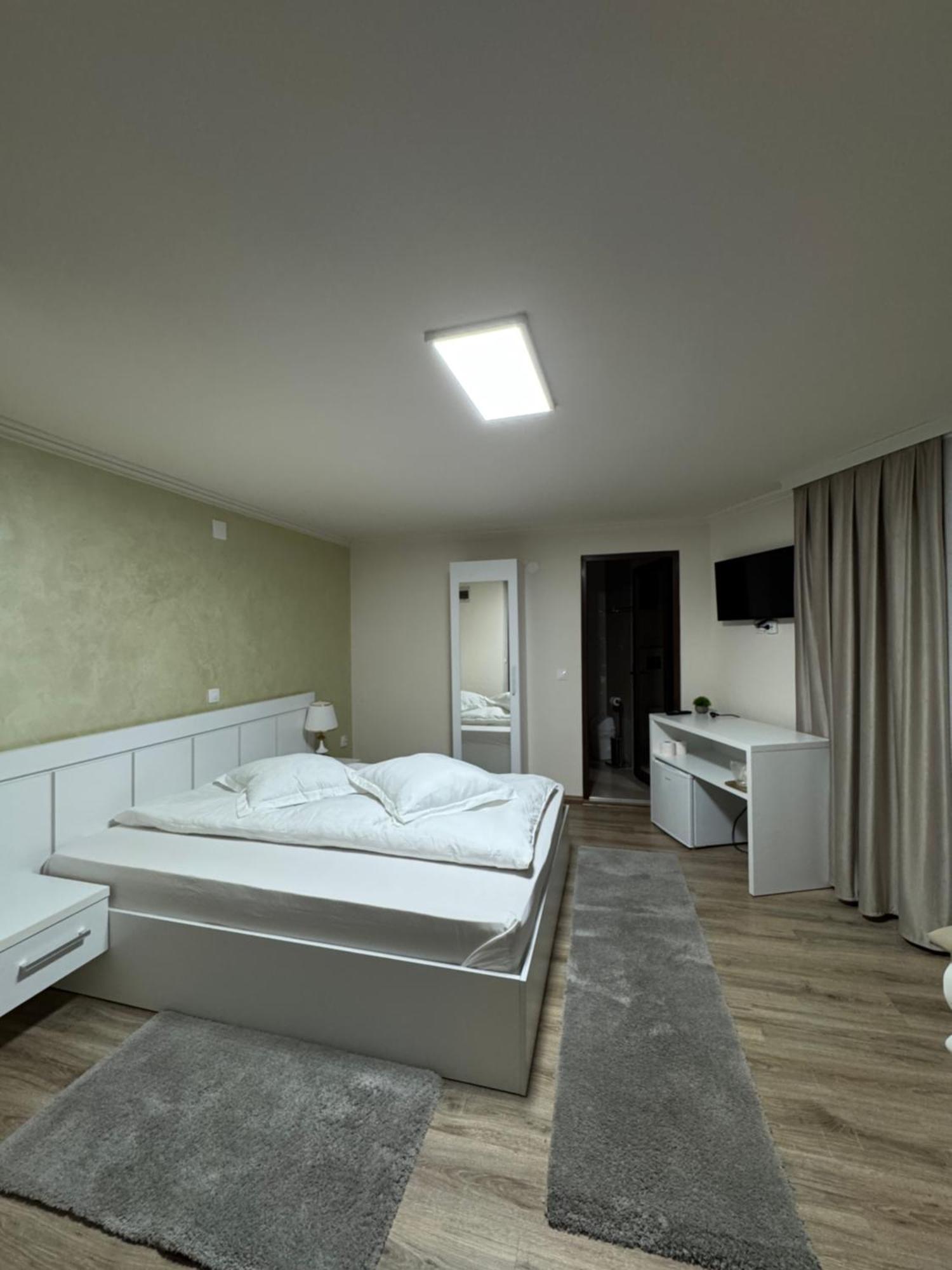 Conacul Pestera Ursilor Chiscau Exteriér fotografie